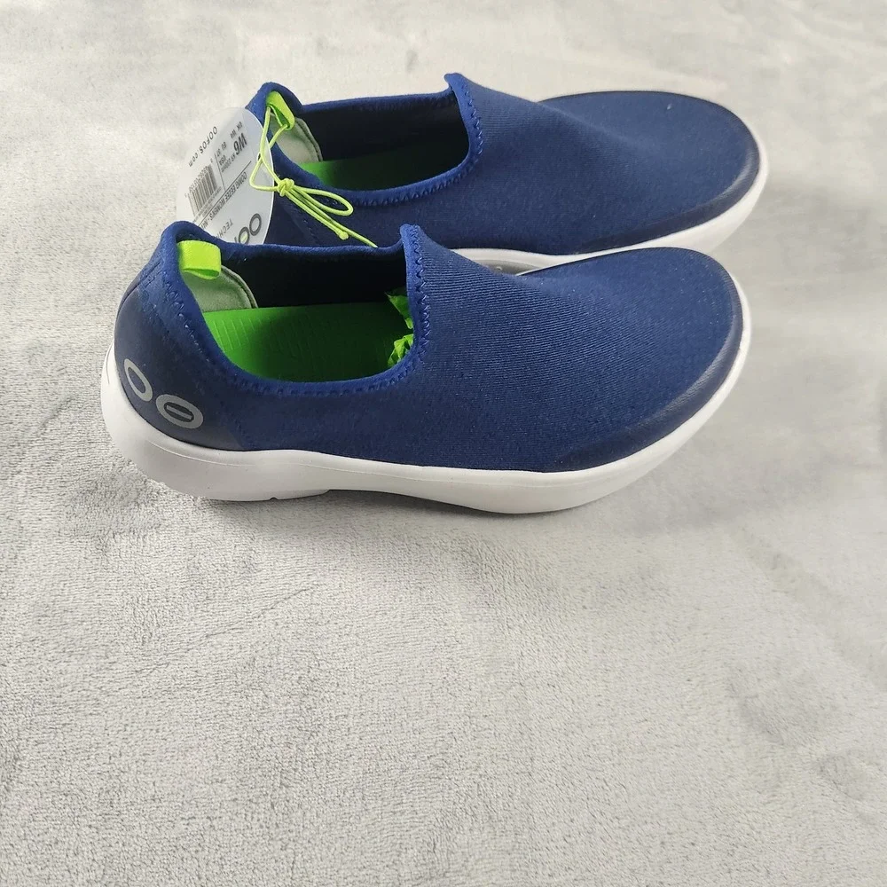 OOFOS OOmg eeZee Low Women Navy Blue Slip On Recovery Sneaker Size 6 EU 37